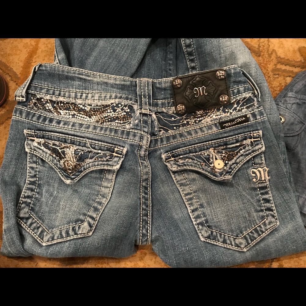 Girls size 25 miss me jeans